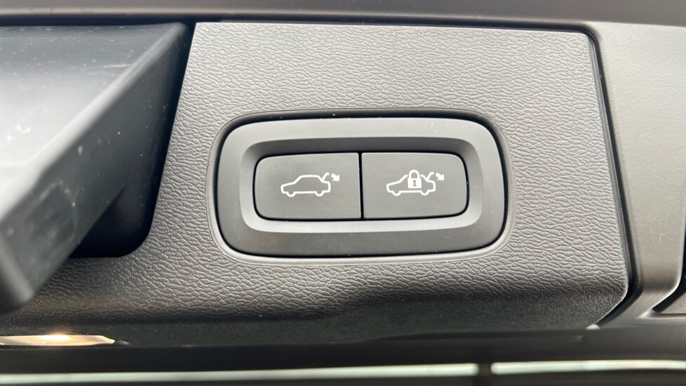 Used Volvo XC60 2021 for sale - 76870089: Photo 44