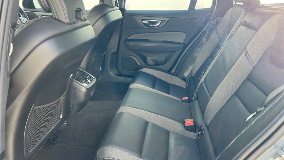 Used Volvo V60 2022 for sale - 75763969: Photo 10