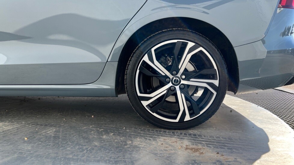 Used Volvo V60 2022 for sale - 75763969: Photo 26