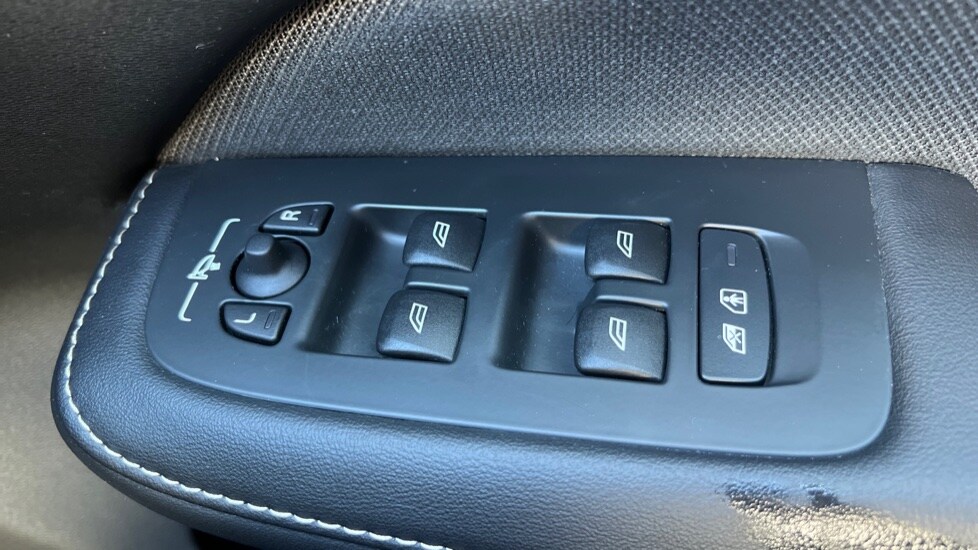 Used Volvo V60 2022 for sale - 75763969: Photo 30