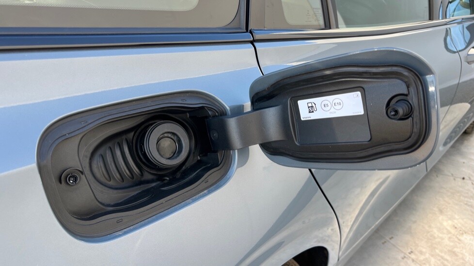 Used Volvo V60 2022 for sale - 75763969: Photo 37