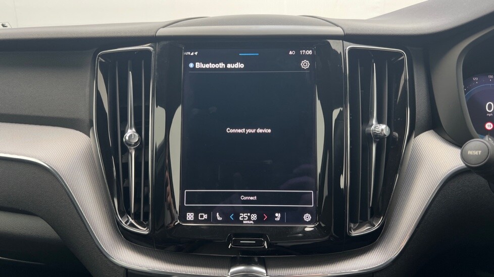 Used Volvo XC60 2021 for sale - 76203836: Photo 32