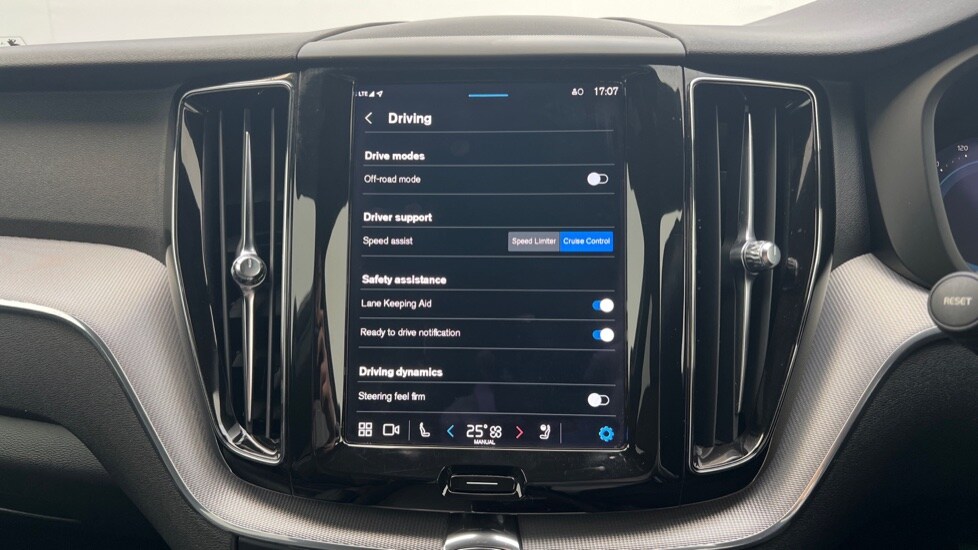 Used Volvo XC60 2021 for sale - 76203836: Photo 36