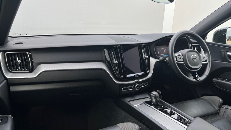 Used Volvo XC60 2021 for sale - 76203836: Photo 4