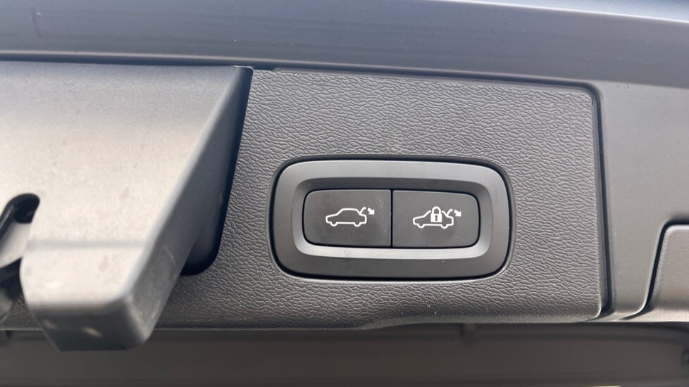 Used Volvo XC60 2021 for sale - 76203836: Photo 44