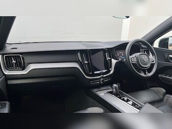 Used Volvo XC60 2021 for sale - 76203836: Photo 4