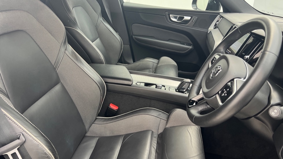 Used Volvo XC60 2021 for sale - 76203836: Photo 9