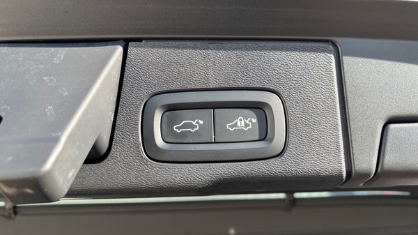 Used Volvo XC60 2025 for sale - 76124353: Photo 45