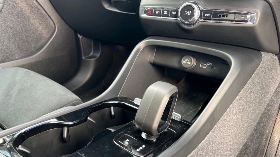 Used Volvo XC40 2025 for sale - 76868842: Photo 14