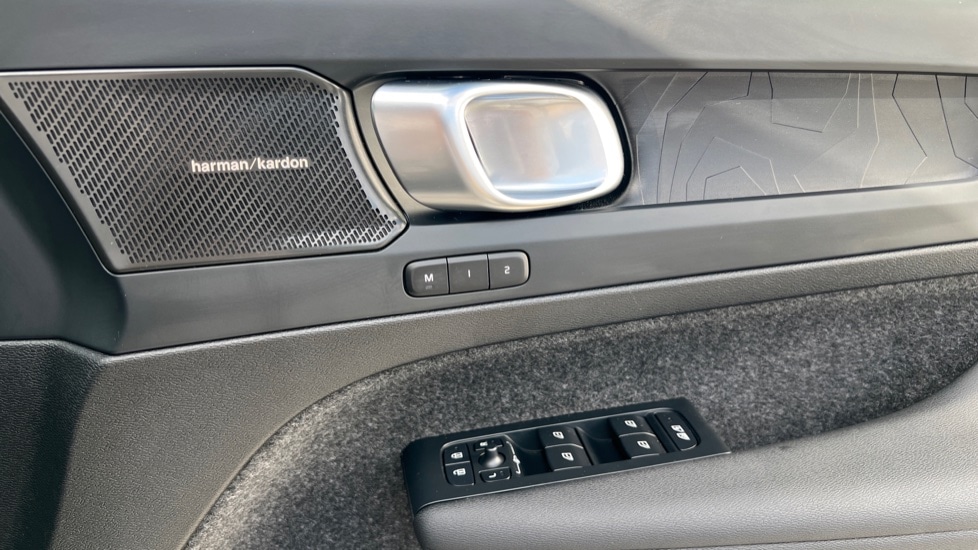 Used Volvo XC40 2025 for sale - 76868842: Photo 15