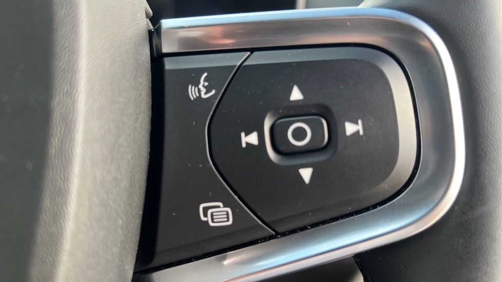 Used Volvo XC40 2025 for sale - 76868842: Photo 19