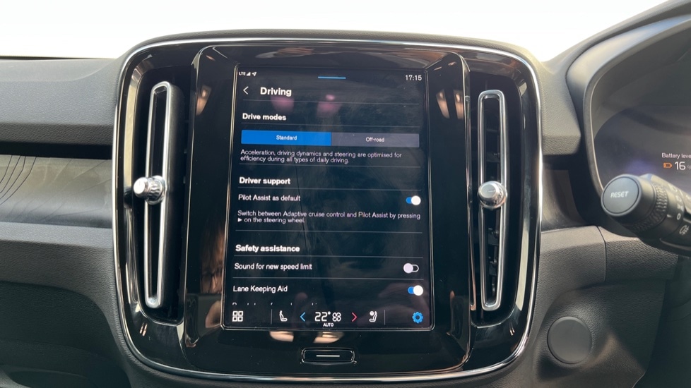 Used Volvo XC40 2025 for sale - 76868842: Photo 35