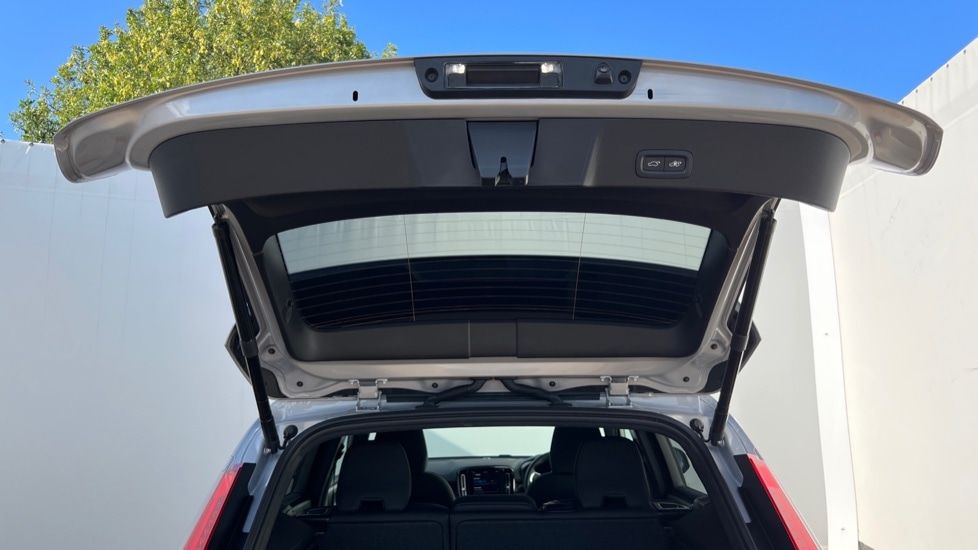 Used Volvo XC40 2025 for sale - 76868842: Photo 39