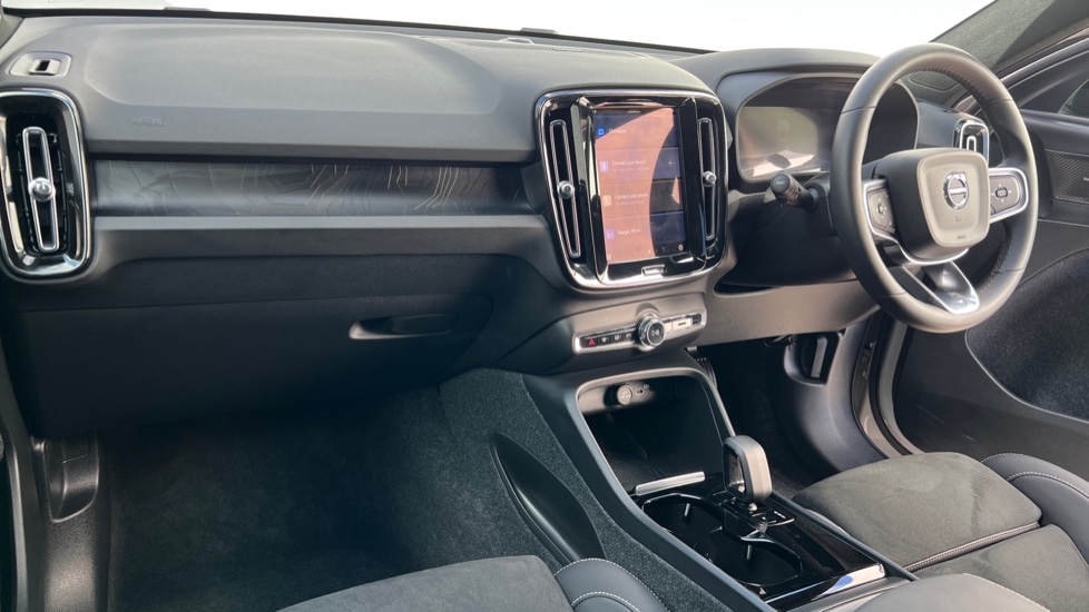 Used Volvo XC40 2025 for sale - 76868842: Photo 4