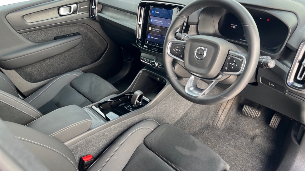 Used Volvo XC40 2025 for sale - 76868842: Photo 5