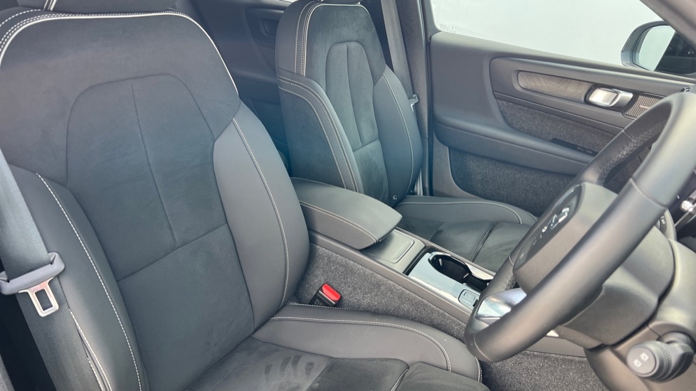 Used Volvo XC40 2025 for sale - 76868842: Photo 9