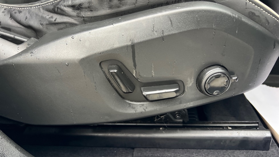 Used Volvo XC60 2019 for sale - 76872877: Photo 30