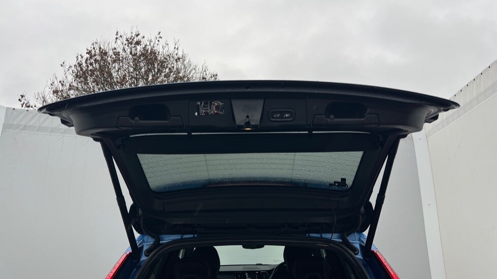 Used Volvo XC60 2019 for sale - 76872877: Photo 41