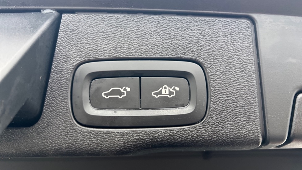 Used Volvo XC60 2019 for sale - 76872877: Photo 44