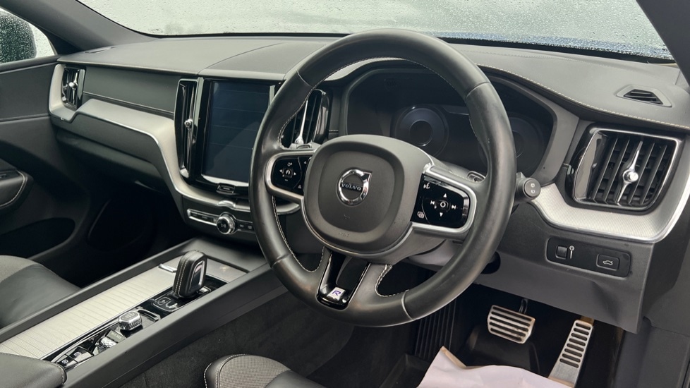 Used Volvo XC60 2019 for sale - 76872877: Photo 5