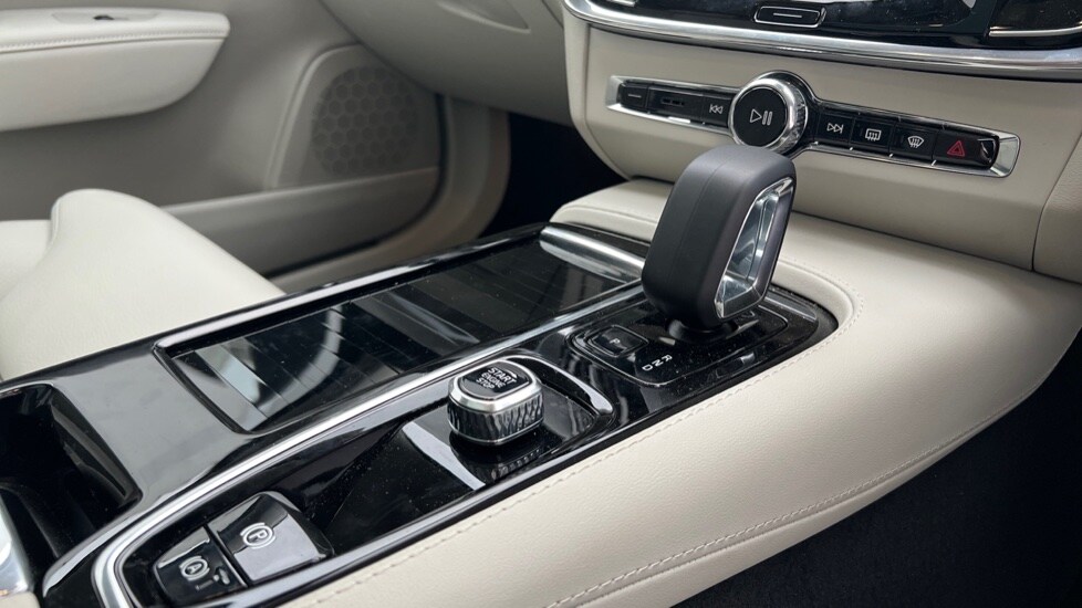 Used Volvo V90 2025 for sale - 75776072: Photo 14