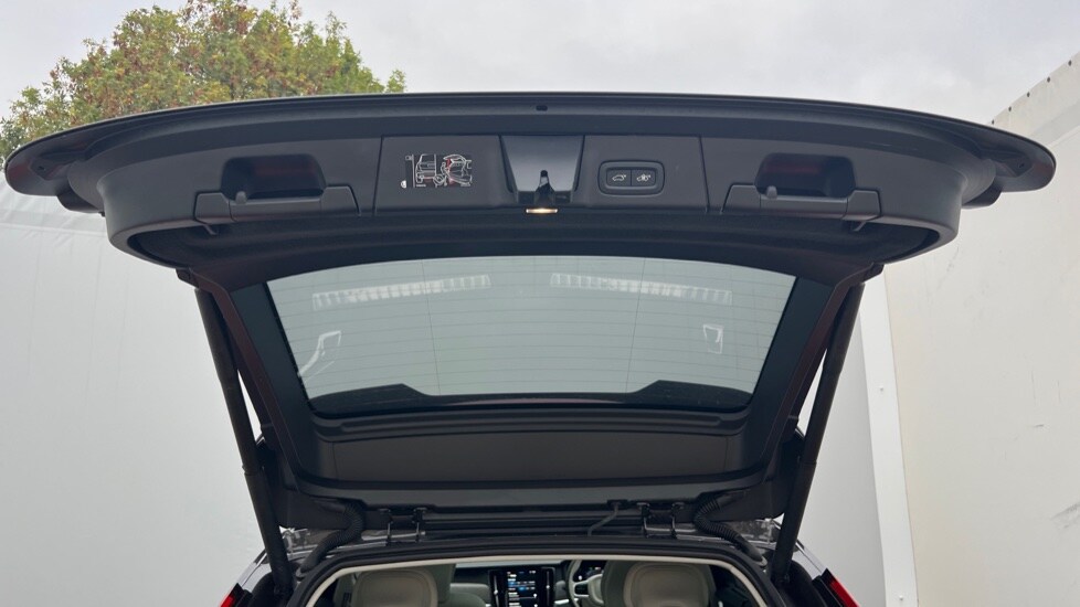 Used Volvo V90 2025 for sale - 75776072: Photo 42