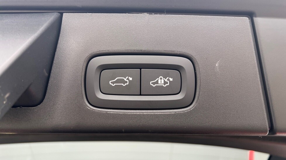 Used Volvo V90 2025 for sale - 75776072: Photo 45