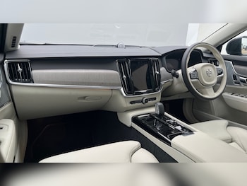 Used Volvo V90 2025 for sale - 75776072: Photo