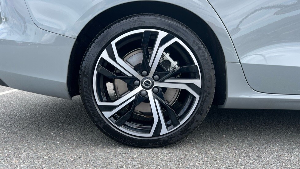 Used Volvo V60 2025 for sale - 76868968: Photo 24