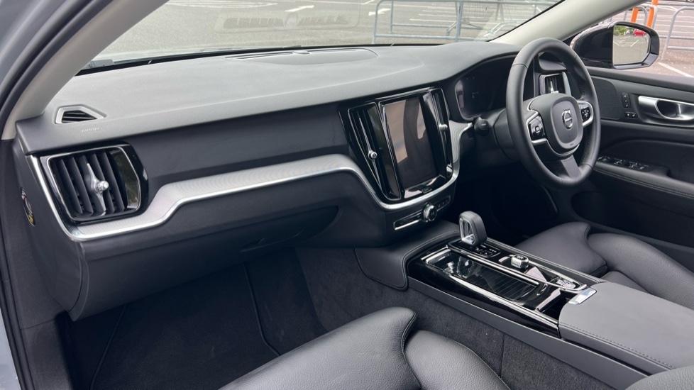 Used Volvo V60 2025 for sale - 76868968: Photo 4