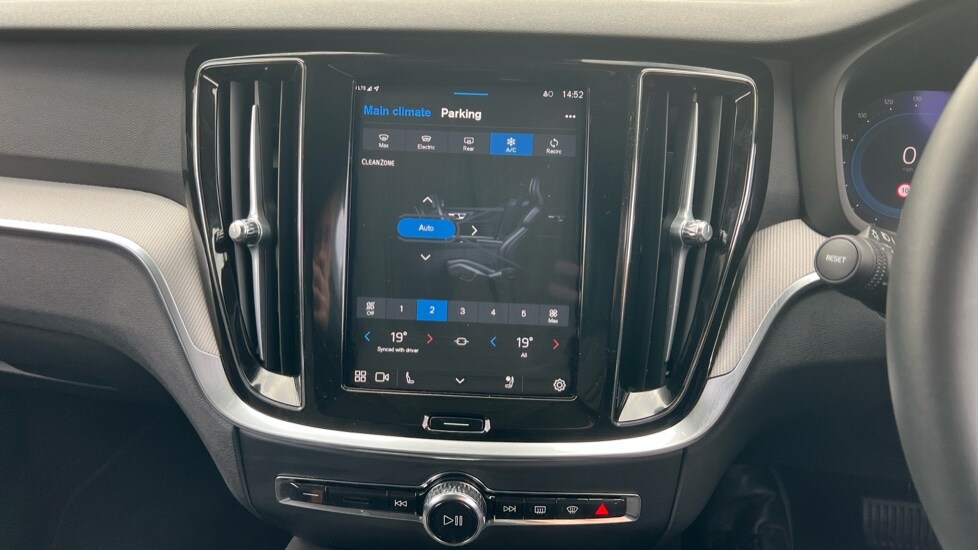 Used Volvo V60 2025 for sale - 76868968: Photo 61