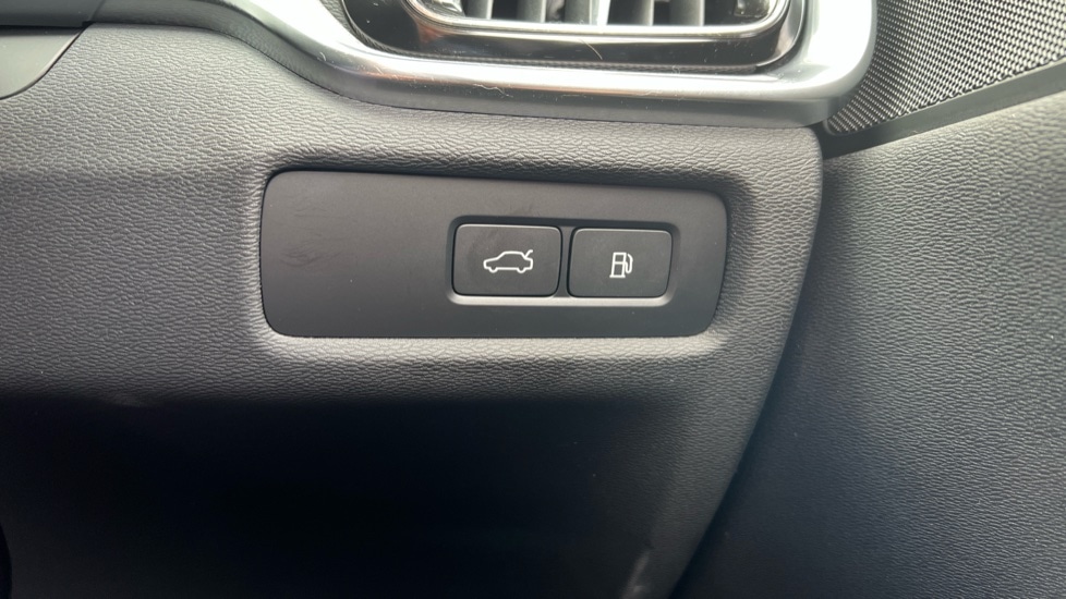 Used Volvo V60 2025 for sale - 76868968: Photo 71