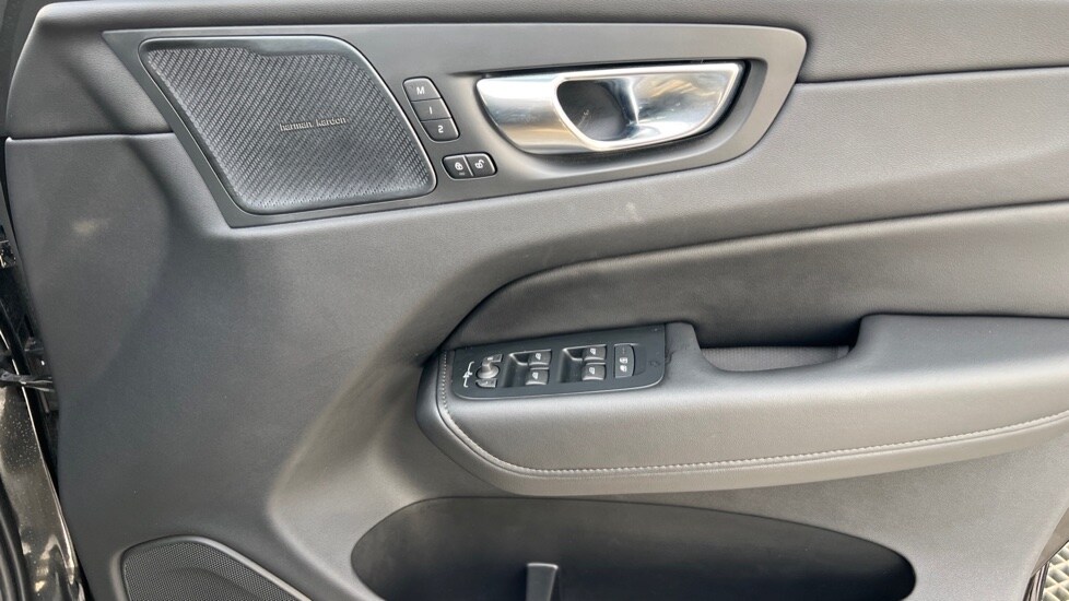 Used Volvo XC60 2025 for sale - 76999505: Photo 15