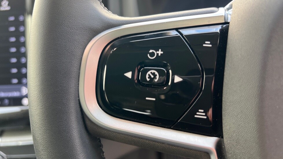 Used Volvo XC60 2025 for sale - 76999505: Photo 18