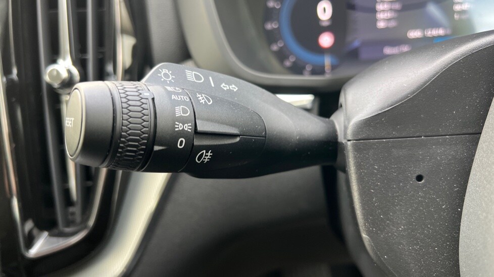 Used Volvo XC60 2025 for sale - 76999505: Photo 28