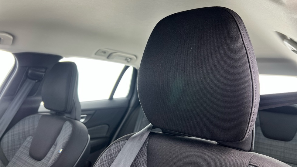 Used Volvo V60 2022 for sale - 76533912: Photo 11