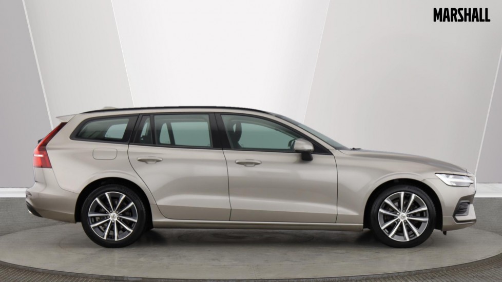 Used Volvo V60 2022 for sale - 76533912: Photo 2