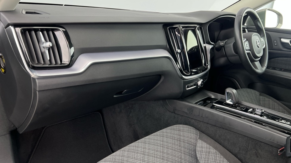 Used Volvo V60 2022 for sale - 76533912: Photo 6