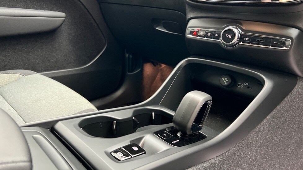 Used Volvo XC40 2024 for sale - 76870073: Photo 14