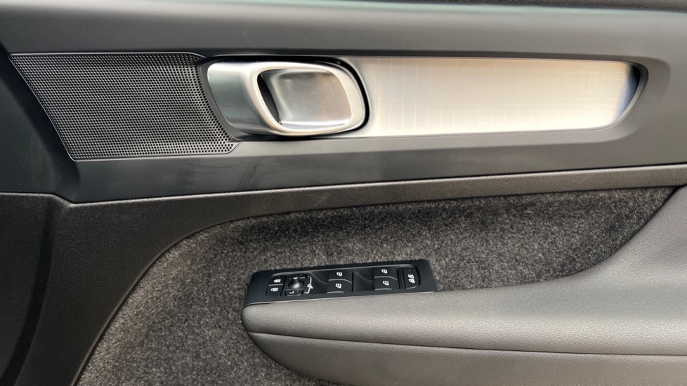 Used Volvo XC40 2024 for sale - 76870073: Photo 15