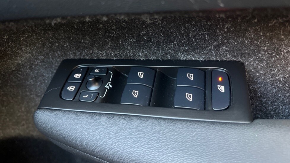 Used Volvo XC40 2021 for sale - 76872171: Photo 31