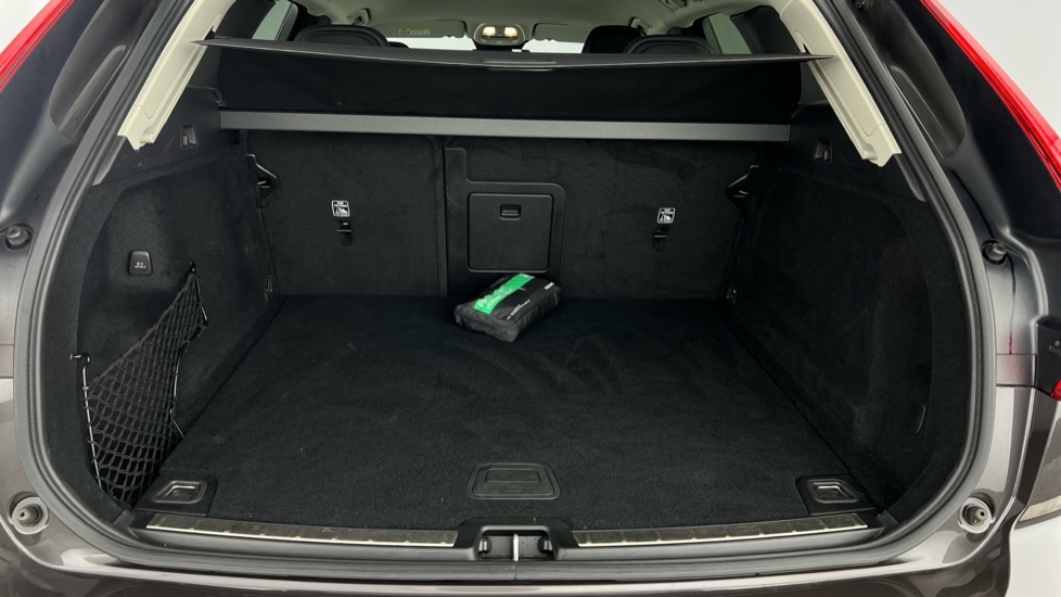 Used Volvo XC60 2022 for sale - 76533722: Photo 5