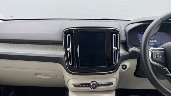 Used Volvo XC40 2024 for sale - 76297339: Photo 22