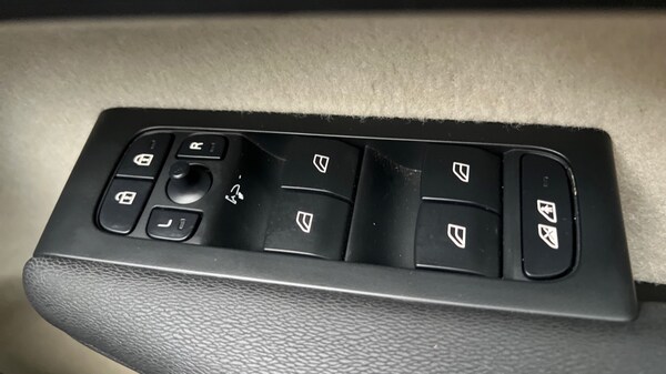 Used Volvo XC40 2024 for sale - 76297339: Photo 30