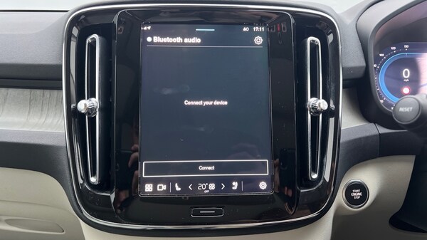 Used Volvo XC40 2024 for sale - 76297339: Photo 31