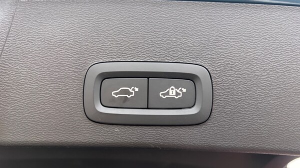 Used Volvo XC40 2024 for sale - 76297339: Photo 45