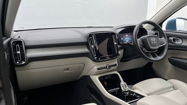 Used Volvo XC40 2024 for sale - 76297339: Photo 4