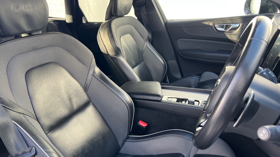 Used Volvo XC60 2019 for sale - 76826650: Photo 9