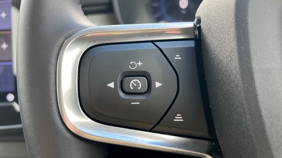 Used Volvo XC40 2025 for sale - 76361793: Photo 18