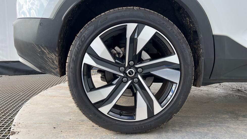 Used Volvo XC40 2025 for sale - 76361793: Photo 25